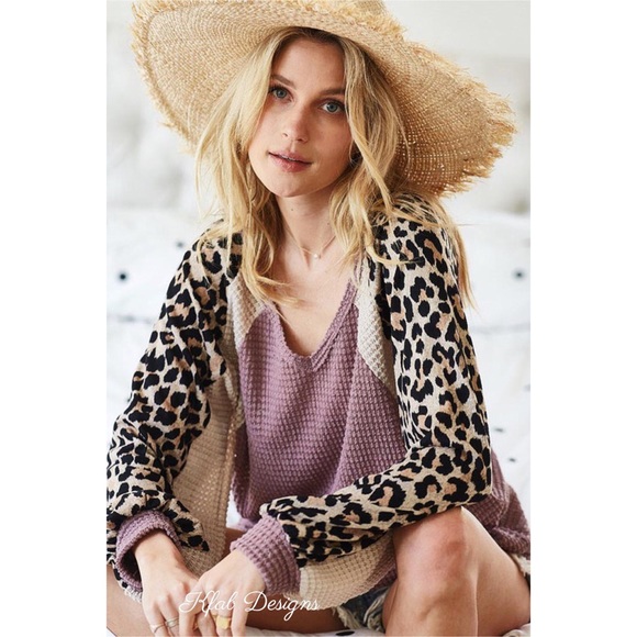 ❤️LAST 2! V Neck Popcorn Waffle Leopard Block Top! - Picture 8 of 15